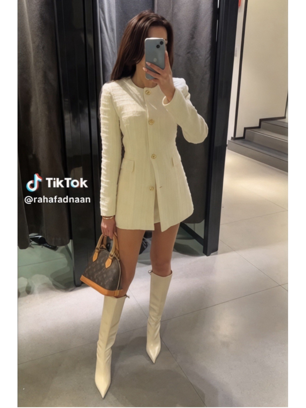 Zara Tweed Bouclé Blazer Jacket Ivory Cream Longline Gold Buttons Size S - Picture 3 of 12